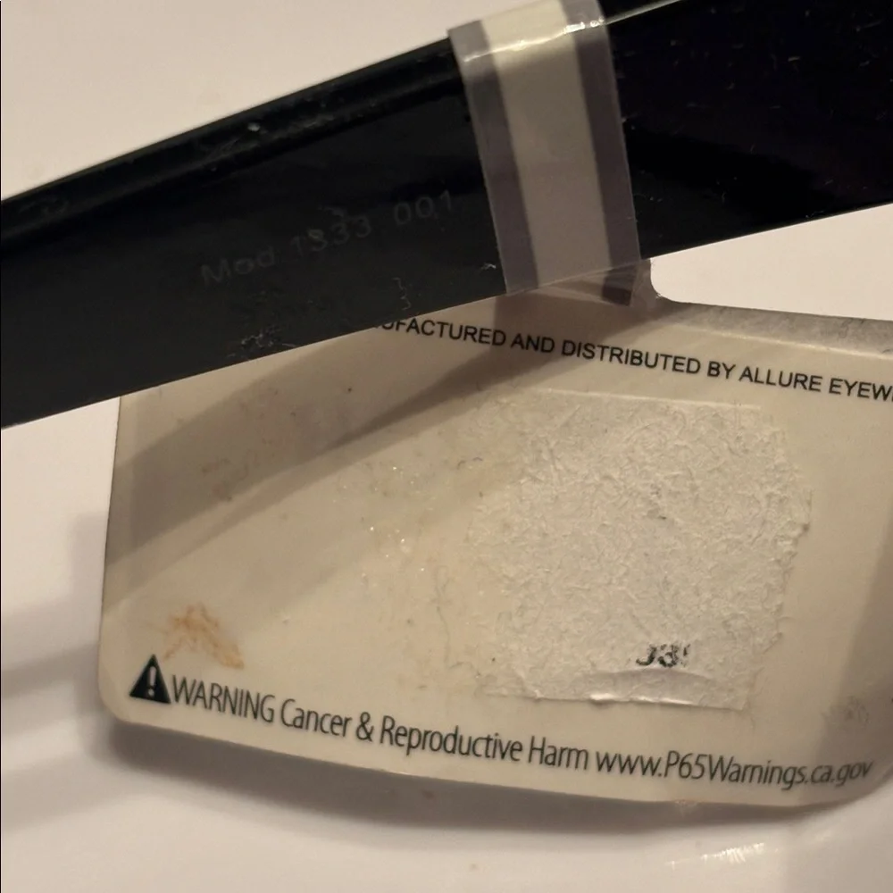 Sunglasses Oscar de la Renta NWT w/Generic Case - Picture 4 of 9